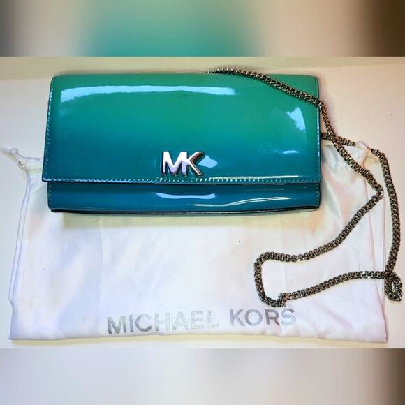 Michael Kors Mott Large East West Clutch: Stylish & Versatile Designer Accessory - Picture 1 of 7